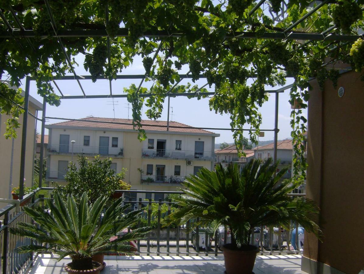 B&B Padre Pio Mascali Ngoại thất bức ảnh
