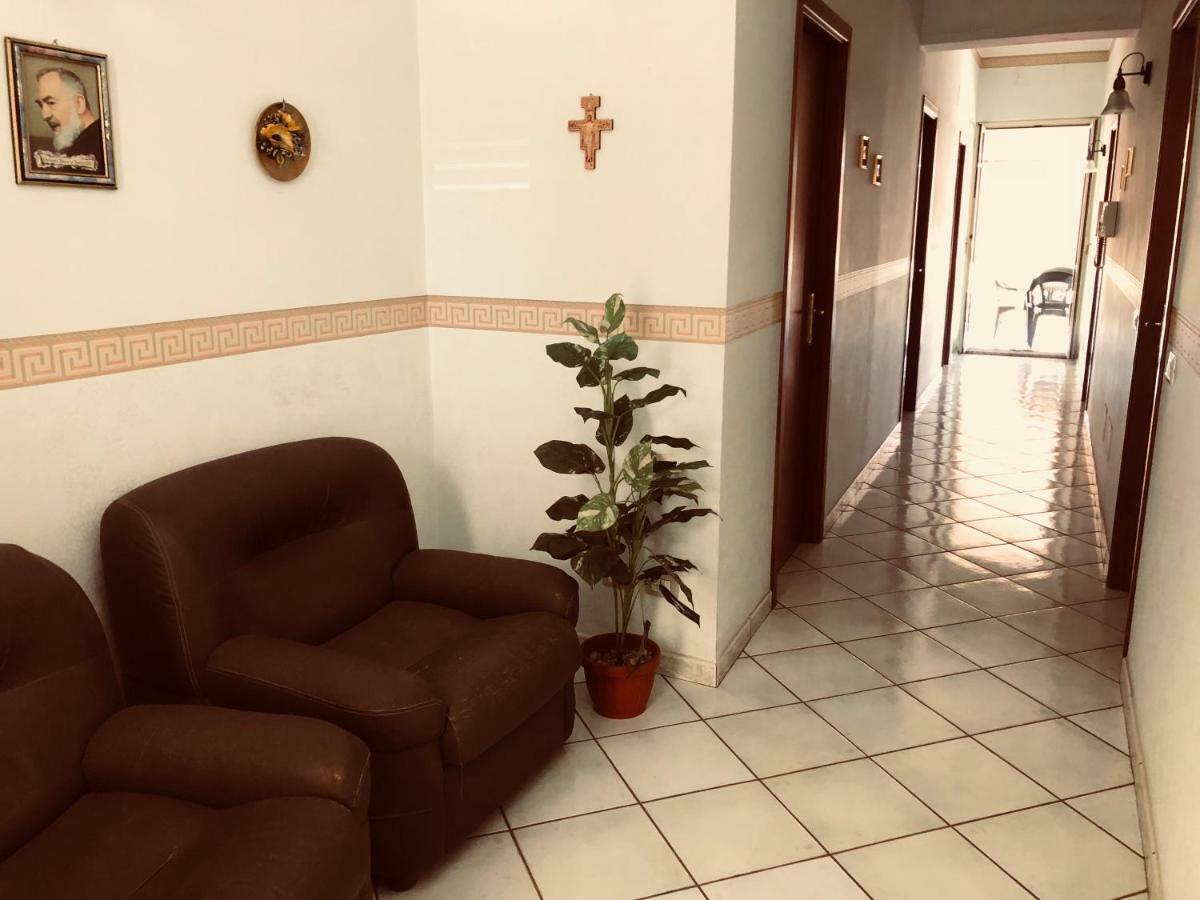 B&B Padre Pio Mascali Ngoại thất bức ảnh